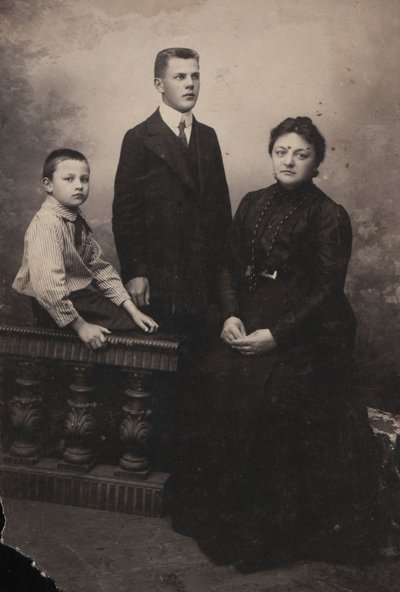 Józefa Kraszewska avec ses fils Janusz et Mieczysław - Unbekannt Unbekannt